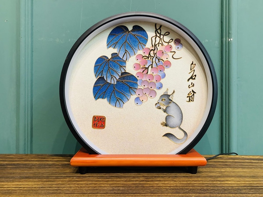 灯具摆盘.松鼠葡萄